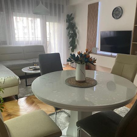 Modern Reality Lägenhet Kumanovo Exteriör bild