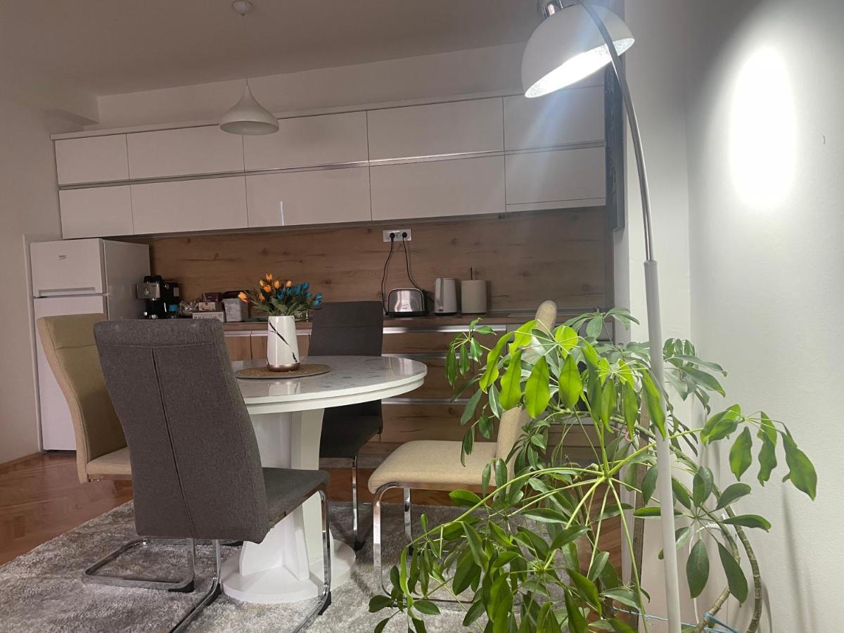 Modern Reality Lägenhet Kumanovo Exteriör bild